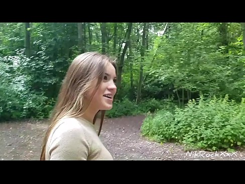 ❤️ Es piedāvāju Evelīnai, lai mēs izdrāžamies publiskā vietā! Viņa piekrita. Tad es viņu izdrāztu dibenā un spermu viņas mutē. Pēc tam viņa čurāja. ☑ Duršanās video pie mums