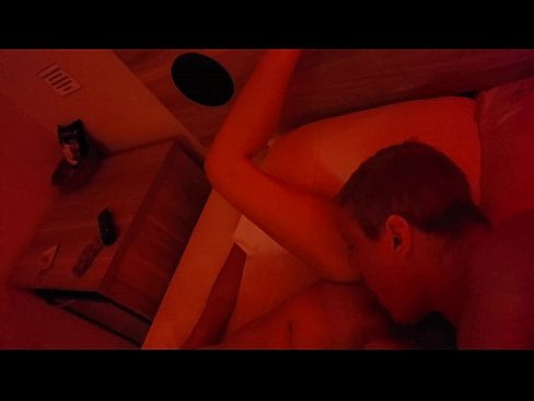 ❤️ Licking my wet pussy. ☑ Duršanās video pie mums