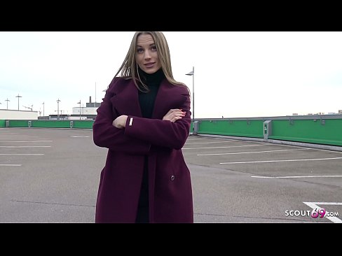 ❤️ VĀCU SKAUTS IR SAPNIS, PIESKARAS STEELE, AUTOSTĀVVIETA TELLTALE UN SEXY PAR NAUDU ☑ Duršanās video pie mums