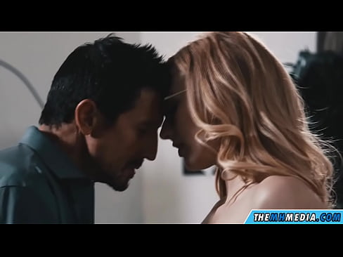 ❤️ Romantisks sekss ar izlaidīgu blondīni ☑ Duršanās video pie mums