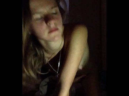 ❤️ Meitene masturbē un cums ☑ Duršanās video pie mums