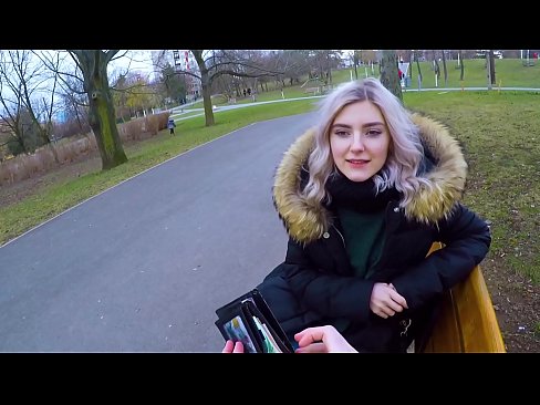 ❤️ Norij svešinieka karstu spermu par naudu - blowjob in the park by Eva Elfie ☑ Duršanās video pie mums